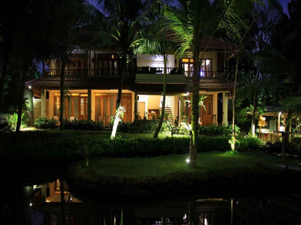 Omah Apik Hotel Ubud  Exterior photo